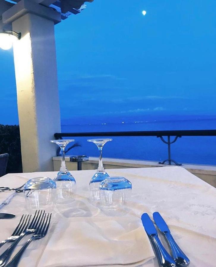 Hotel Ristorante La Lampara Gizzeria Exterior photo
