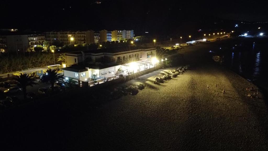 Hotel Ristorante La Lampara Gizzeria Exterior photo