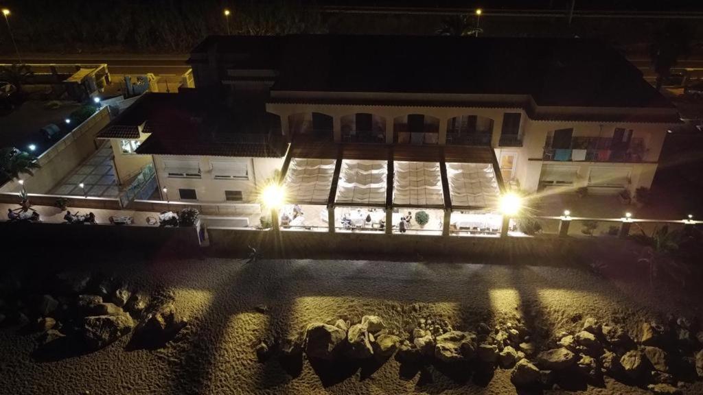 Hotel Ristorante La Lampara Gizzeria Exterior photo