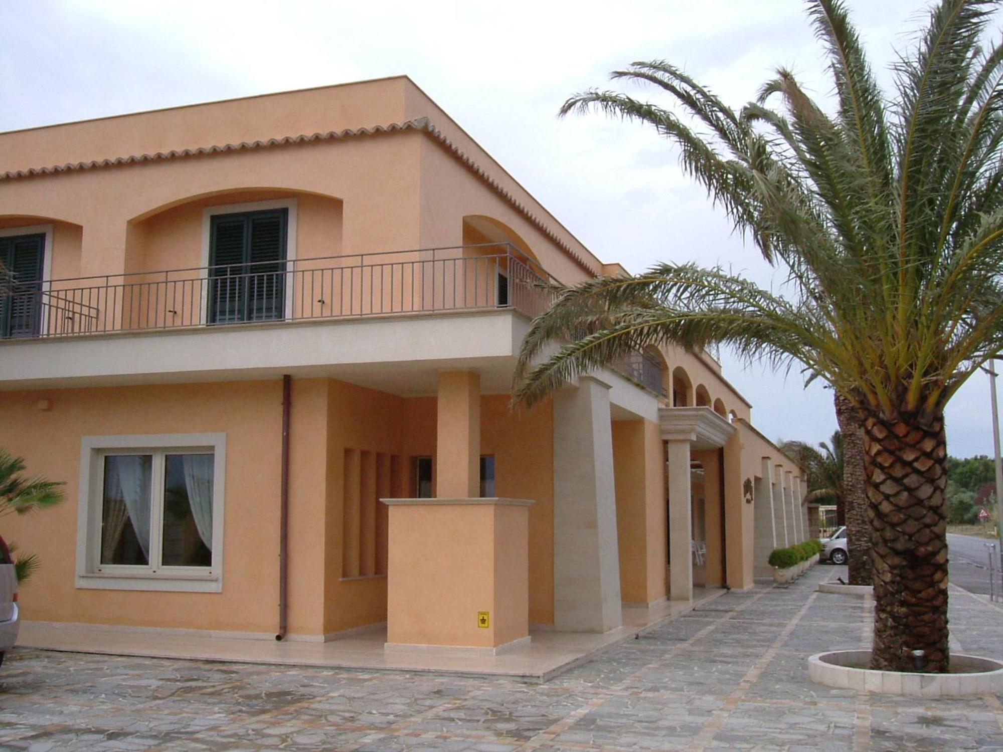 Hotel Ristorante La Lampara Gizzeria Exterior photo